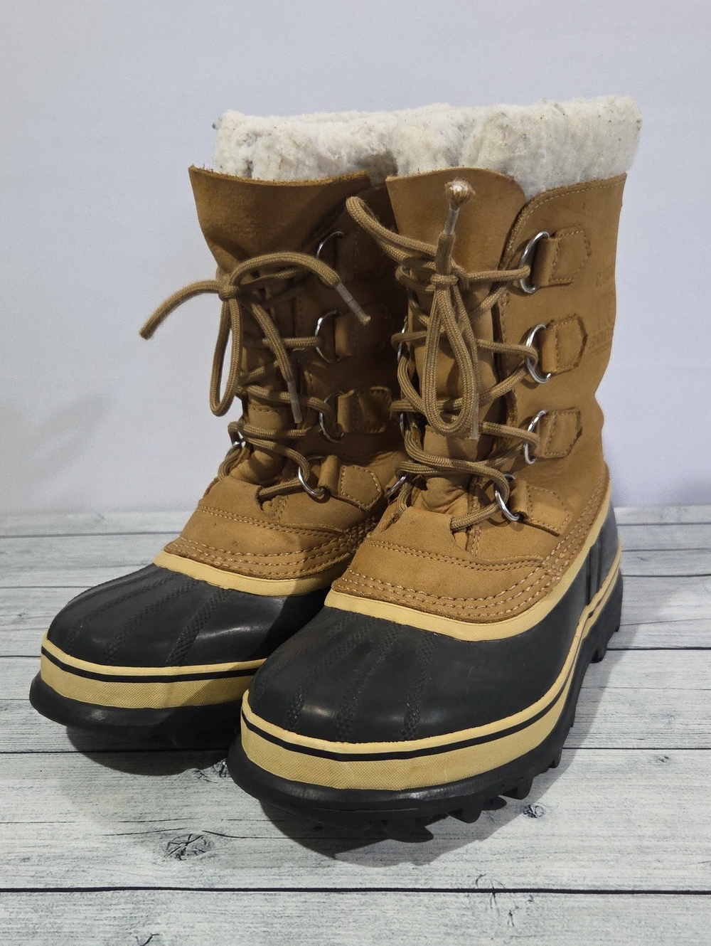 Sorel Caribou Tan and Black Insulated Waterproof Lace-Up Snow Boots Size 8